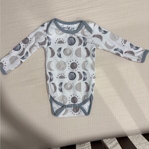 Long sleeve Copper Pearl onesie size 0-3